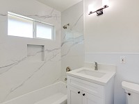 En suite bathroom in east bedroom