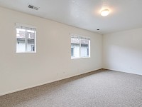 Upstairs north middle bedroom