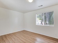 Upstairs middle bedroom